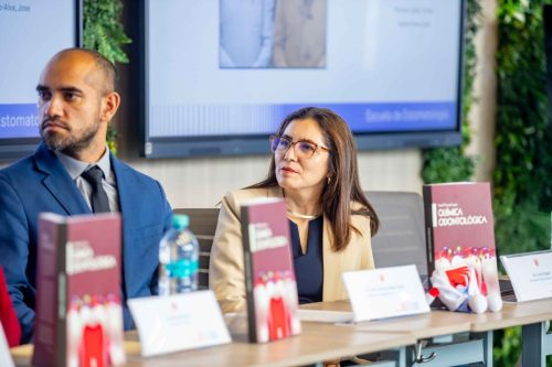 26082026-LR-Presentacion-del-libro-de-Quimica-odontologica-0011